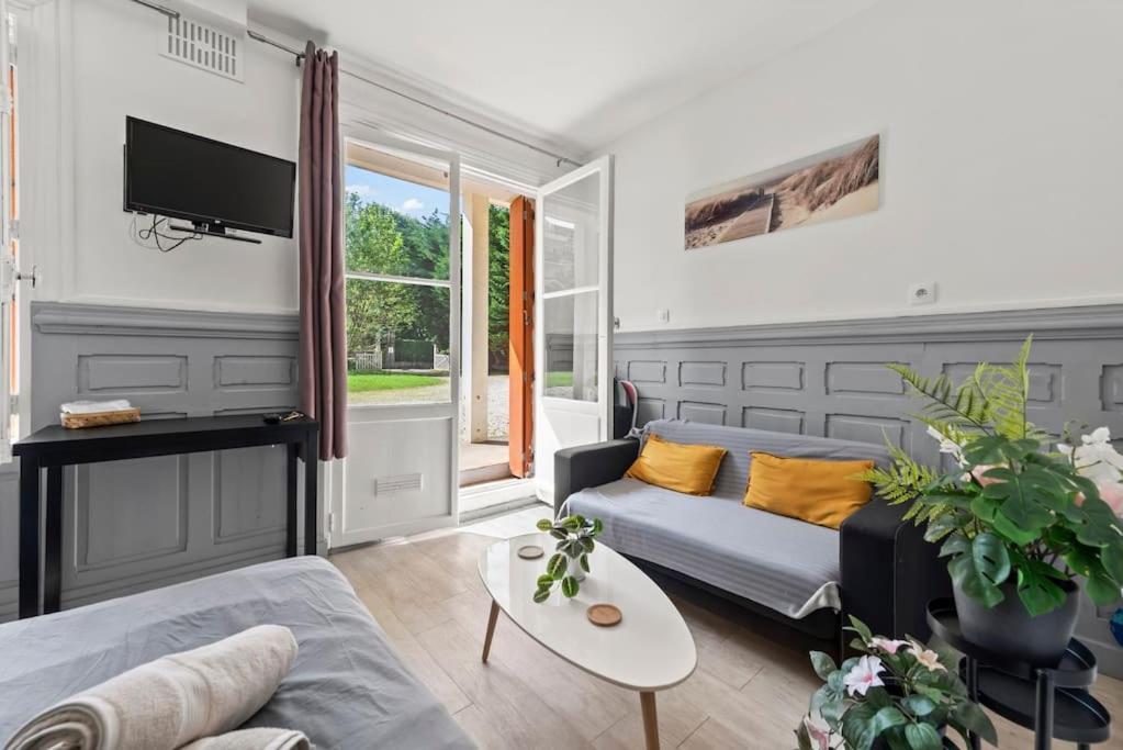 Studio 100M De La Plage & Casino Lägenhet Villers-sur-Mer Exteriör bild
